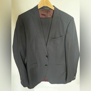 Zara Pinstripe Suit in Navy. 40R